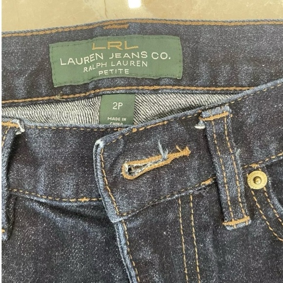 Lauren Jeans Co Ralph Lauren Women Jeans Size 2P Dark Wash Zip Closure 5 Pocket - Picture 4 of 5